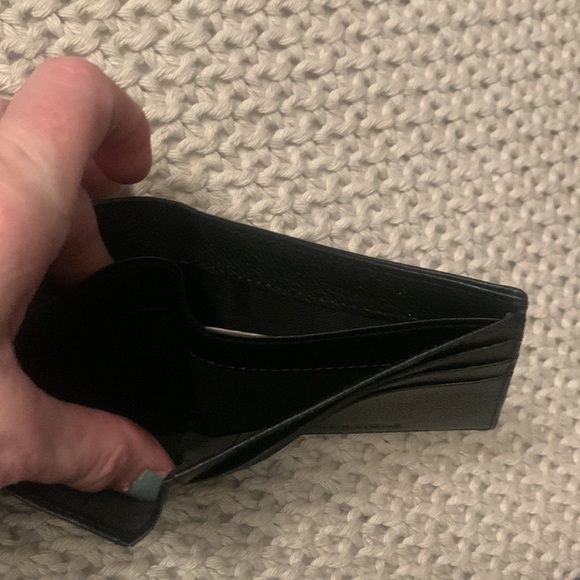 Brand new Slate and Stone black leather bifold - Picture 3 of 6